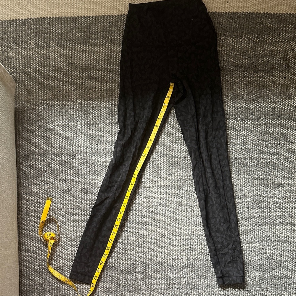 Lululemon Wunder Under Black Patterned Leggings - image 2